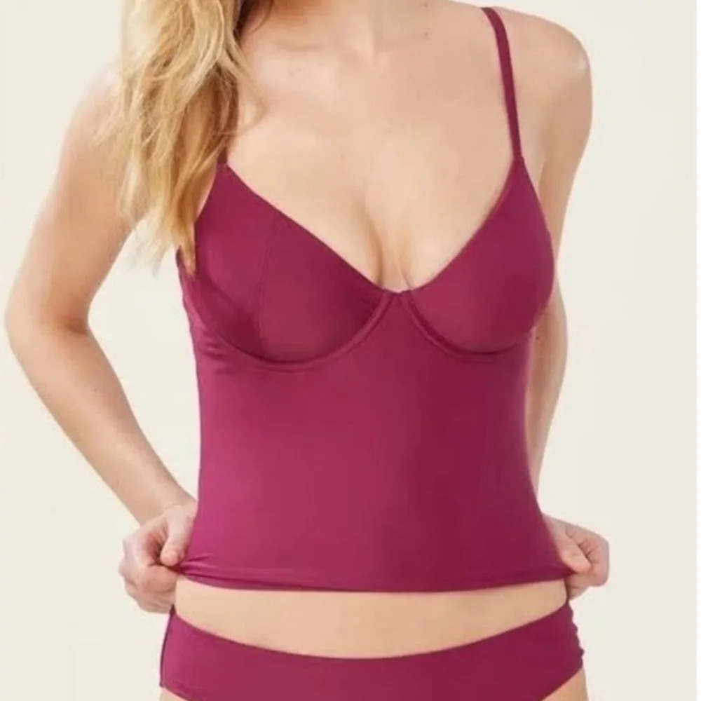Andie The Canary Tank Top swim Plum Medium